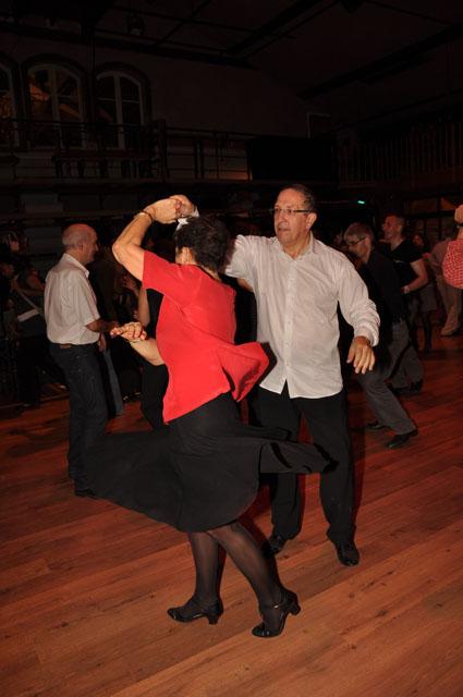 min 2011 12 04 station danse 181